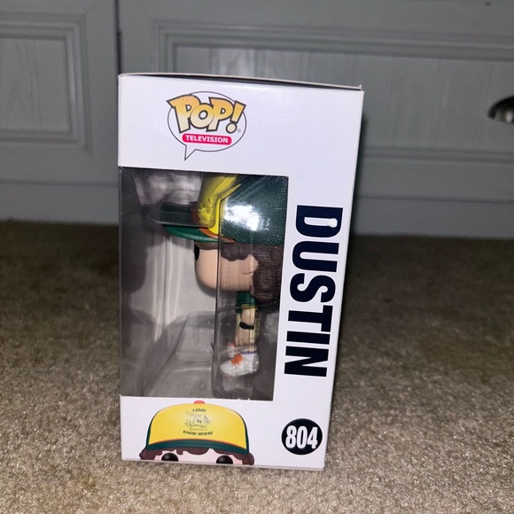 Dustin Stranger Things Funko Pop - Picture 2 of 7
